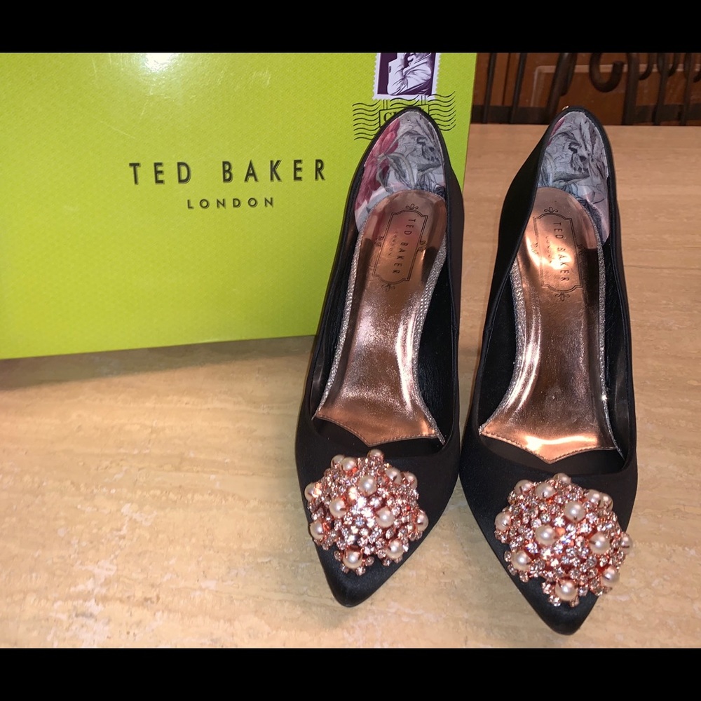 Ted Baker Black Peetch 2 Pumps